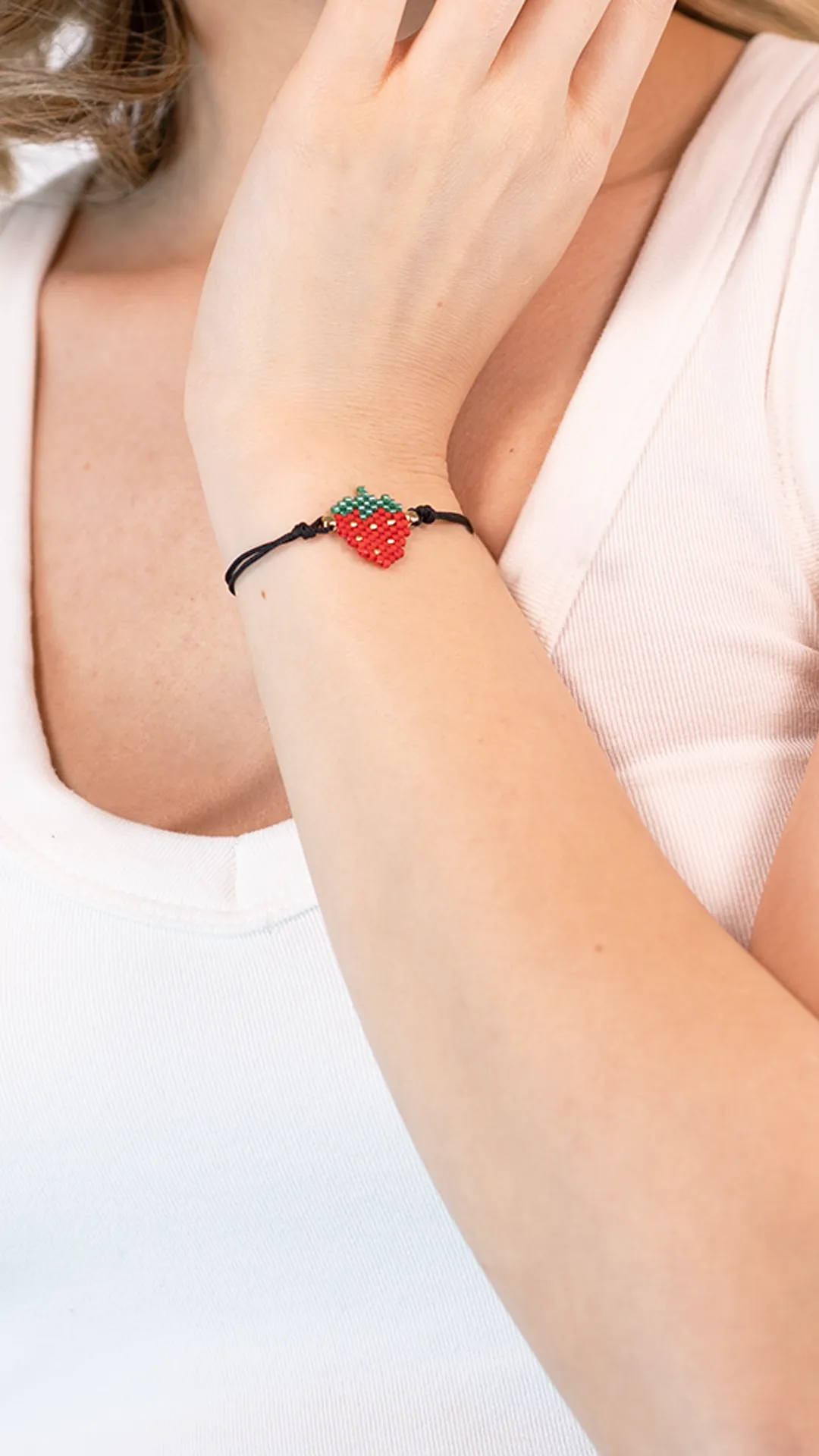 Çilek Motifli Miyuki Bileklik